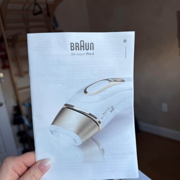 Braun IPL Hair Removal System - White and Gold - Picture 5 of 10